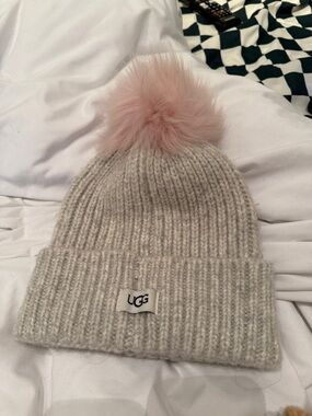 UGG light grey Knit Beanie with Blush Pom